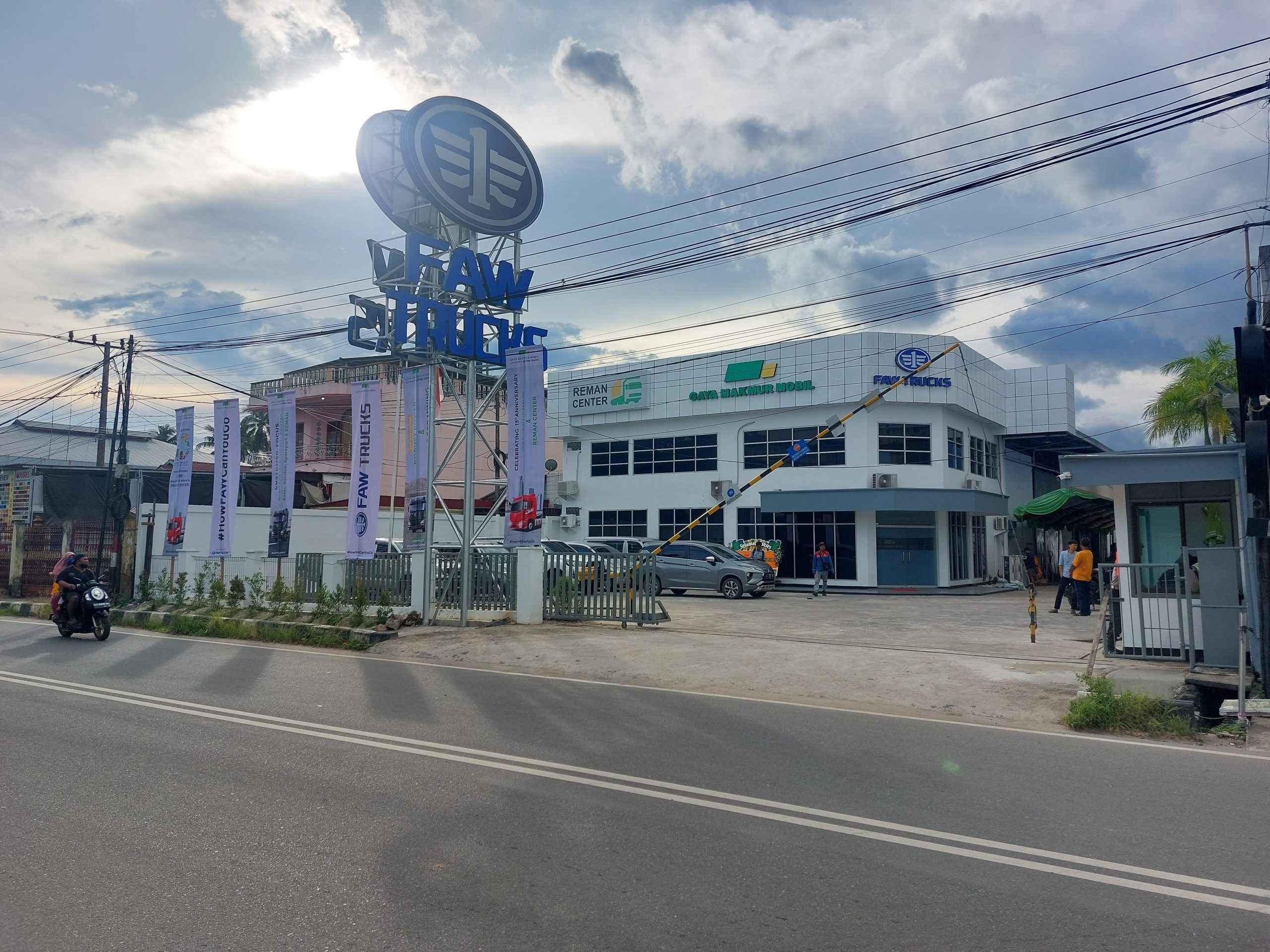LAYANAN 3S FAW TRUCKS: SALES, SERVICE, SPARE PART